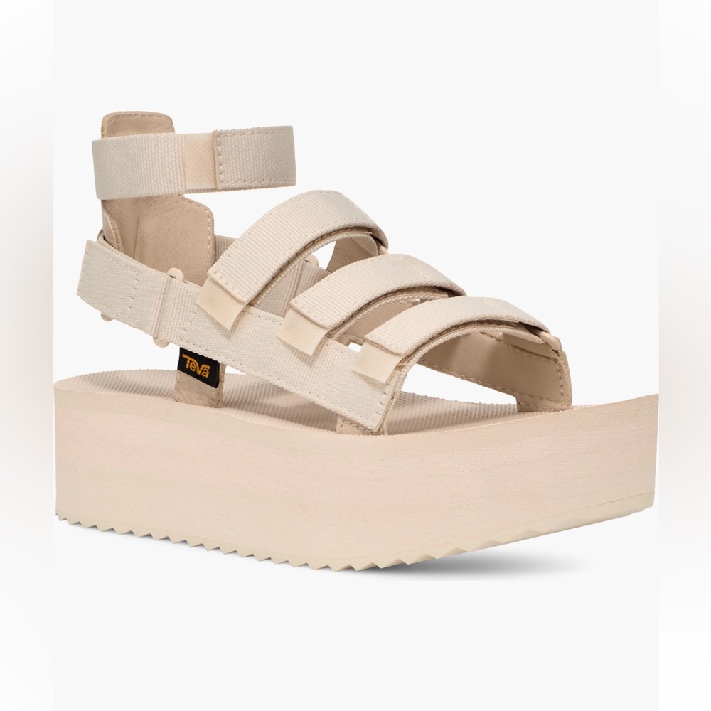 EUC Teva Mevia Flatform Strappy Sandals